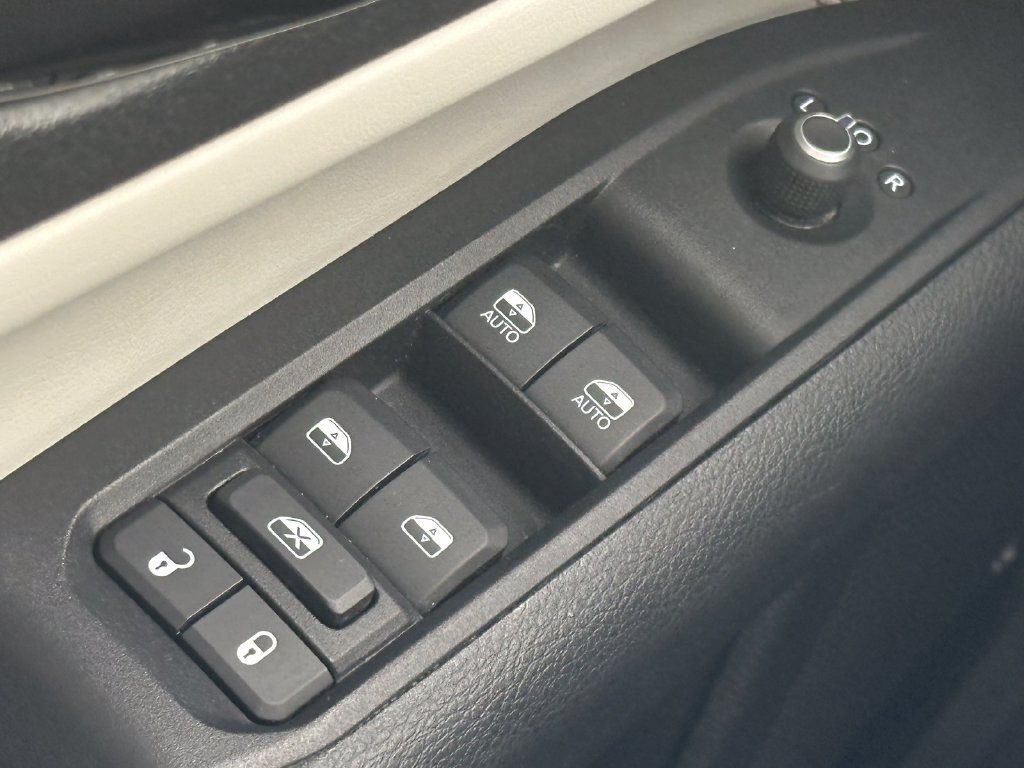 Used 2022 Jeep Compass Limited w/ Elite Group AWD/4WD image 35