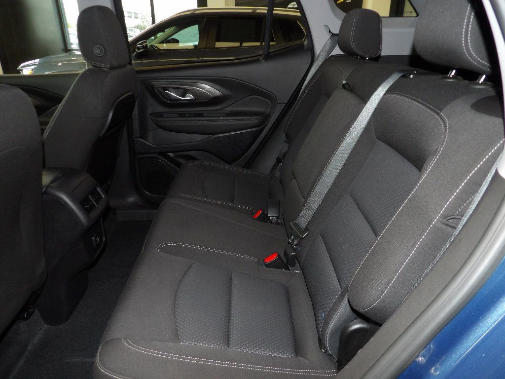 Used 2024 GMC Terrain SLE AWD/4WD image 22