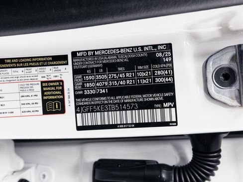 Certified 2026 Mercedes-Benz GLS 450 4MATIC image 40