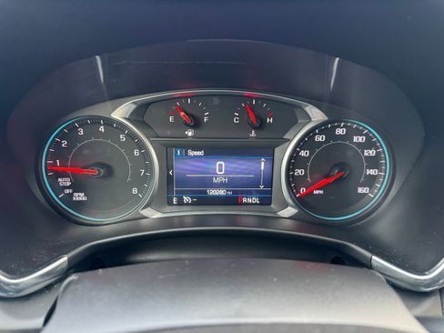 Used 2019 Chevrolet Equinox LT image 19