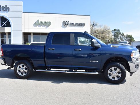 Used 2024 RAM 2500 Big Horn w/ Bed Utility Group image 10