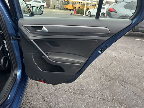 Used 2020 Volkswagen Golf 4-Door image 28