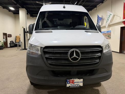 Used 2020 Mercedes-Benz Sprinter 2500 image 2