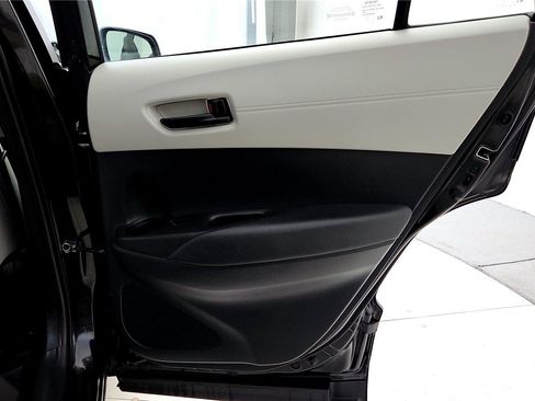 Certified 2024 Toyota Corolla Cross L image 31