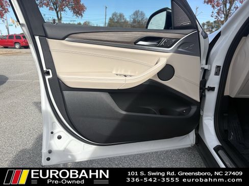 Used 2021 BMW X3 xDrive30e w/ Premium Package image 9