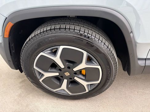 Used 2023 Rivian R1S Adventure image 11