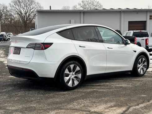 Used 2023 Tesla Model Y Long Range image 3