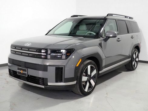 Used 2025 Hyundai Santa Fe Limited image 10