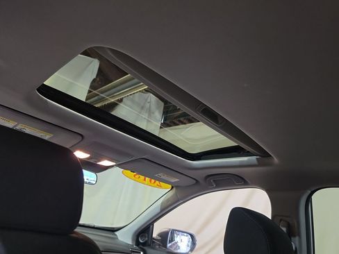 Used 2018 Honda CR-V EX image 16