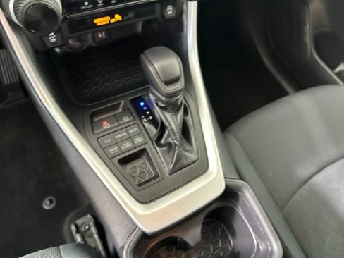 Used 2019 Toyota RAV4 LE w/ All Weather Liner Package image 20