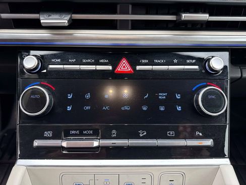 Used 2024 Hyundai Santa Fe Limited FWD image 23
