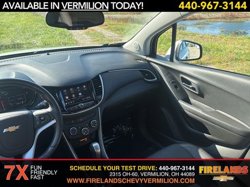 Certified 2022 Chevrolet Trax LT w/ LT Convenience Package image 39