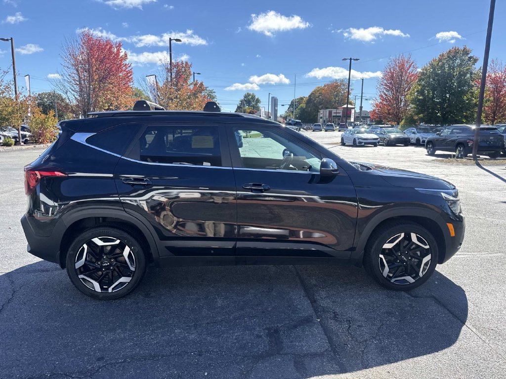 Used 2024 Kia Seltos SX w/ SX Sunroof Package AWD/4WD image 10