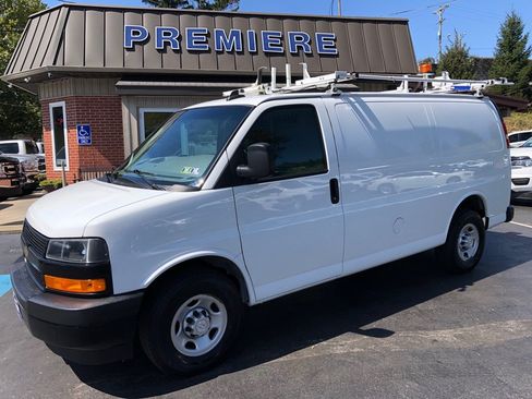 Used 2018 Chevrolet Express 2500 w/ Driver Convenience Package image 9