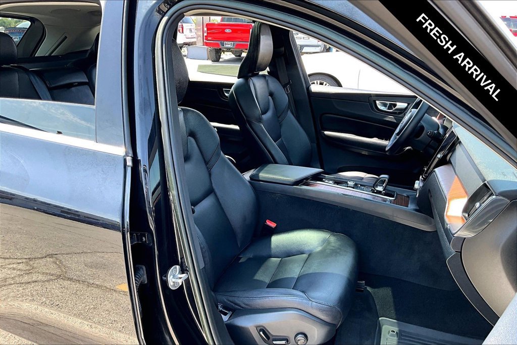 Used 2023 Volvo XC60 B5 Plus w/ Protection Package Premier FWD image 28