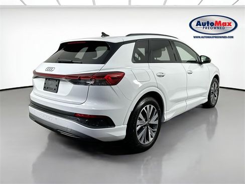 Used 2025 Audi Q4 e-tron Premium w/ Convenience Package image 2