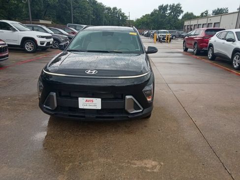 Used 2025 Hyundai Kona SEL FWD image 5