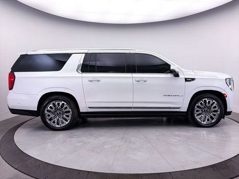 Used 2023 GMC Yukon XL Denali Ultimate AWD/4WD image 47