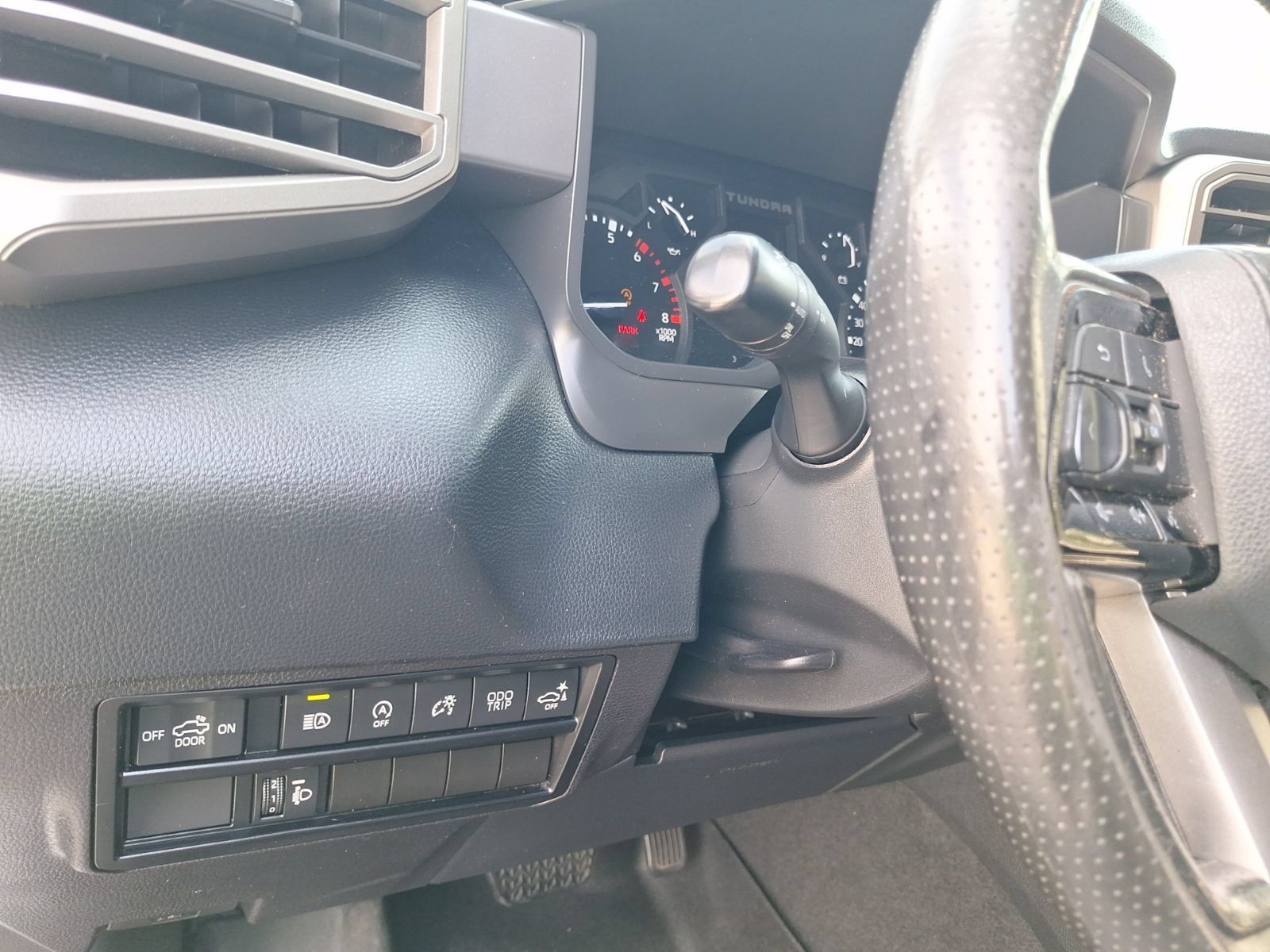 Used 2022 Toyota Tundra SR5 w/ SR5 Convenience Package AWD/4WD image 19
