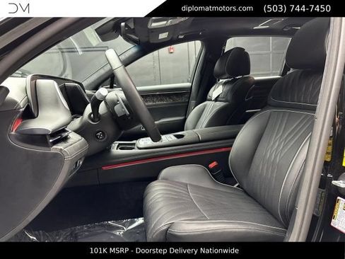 Used 2025 Genesis G90 3.5T AWD/4WD image 17