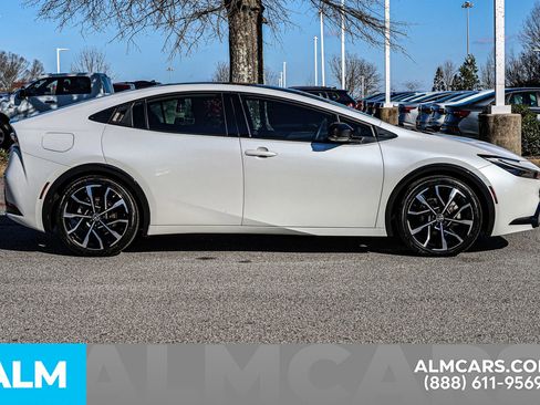 Used 2024 Toyota Prius Prime Premium w/ Advanced Technology Package image 10