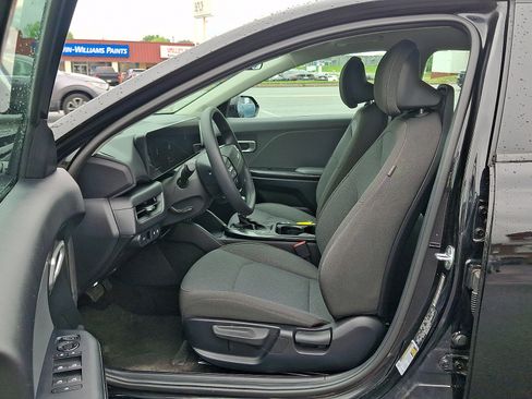 Used 2025 Kia K4 FWD image 14