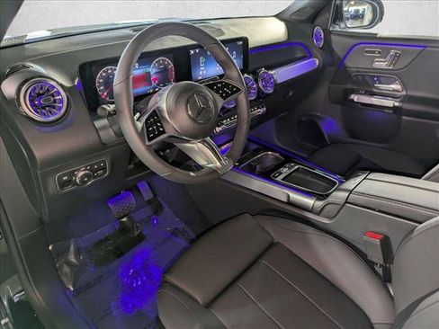 New 2025 Mercedes-Benz GLB 250 4MATIC image 3