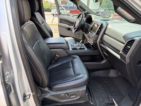 Used 2018 Ford Expedition Max XLT w/ Equipment Group 202A AWD/4WD image 50