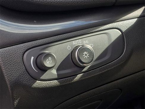 Used 2021 Buick Encore Preferred image 15