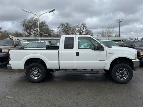 Used 2004 Ford F250 XL image 3