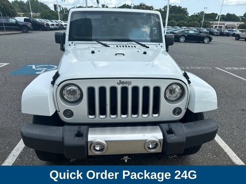 Used 2018 Jeep Wrangler Unlimited Sahara w/ Connectivity Group AWD/4WD image 3