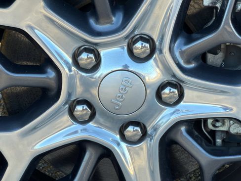 Used 2021 Jeep Grand Cherokee Limited w/ Luxury Group II image 11