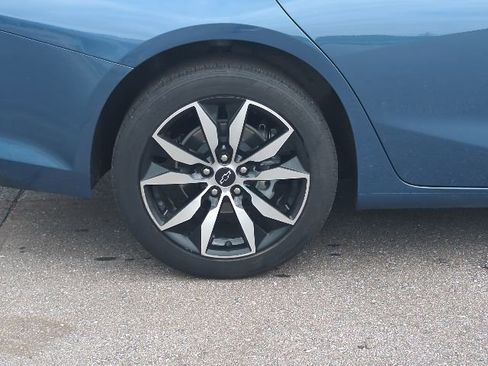 Used 2024 Chevrolet Malibu RS FWD image 10