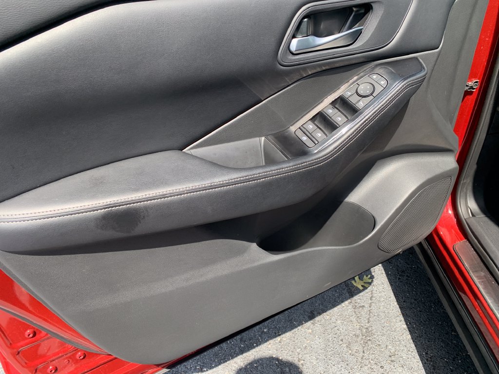 Certified 2025 Nissan Rogue SV FWD image 19