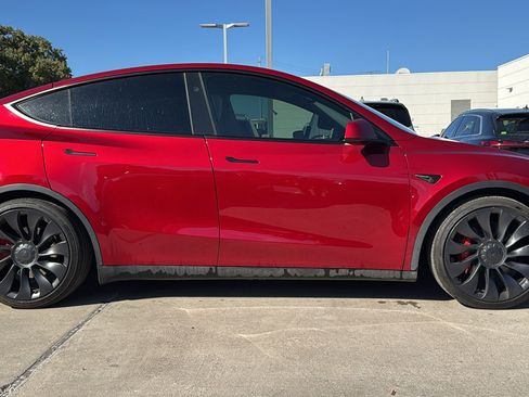 Used 2024 Tesla Model Y Performance image 8