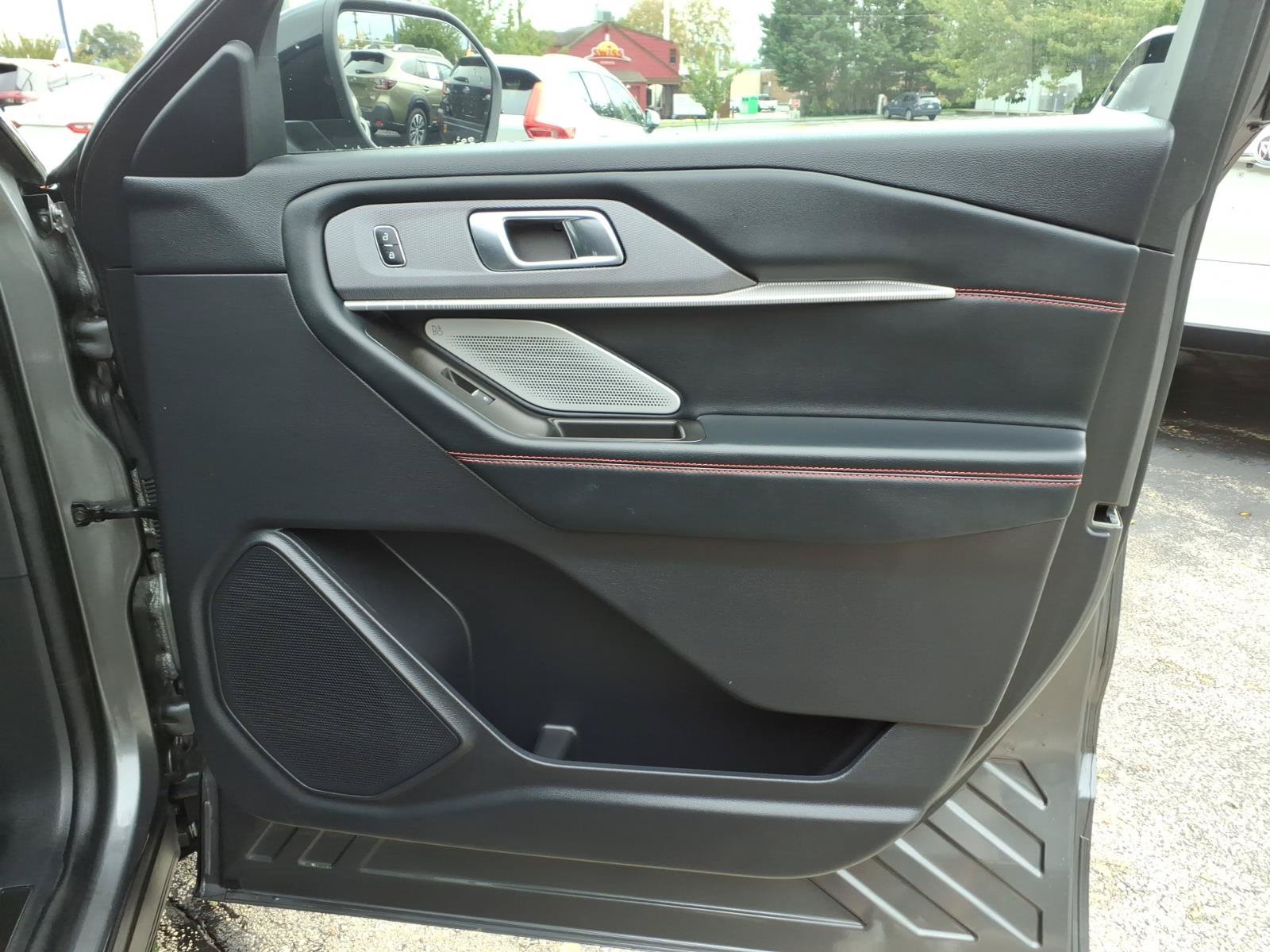 Certified 2025 Ford Explorer ST AWD/4WD image 33