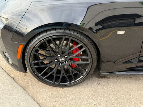 Used 2018 Chevrolet Camaro SS RWD image 37