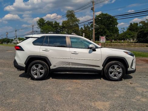 Used 2023 Toyota RAV4 XLE AWD/4WD image 4