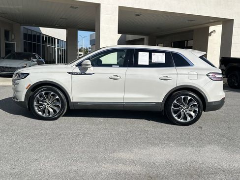 Used 2022 Lincoln Nautilus Reserve w/ Equipment Group 201A image 4