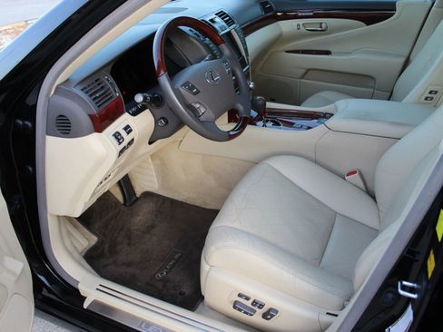 Used 2011 Lexus LS 460 w/ Luxury Value Edition image 11