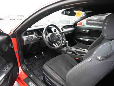 Used 2020 Ford Mustang GT w/ Equipment Group 301A image 8