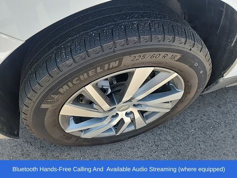 Used 2024 Chevrolet Equinox Premier AWD/4WD image 11