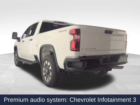 Used 2024 Chevrolet Silverado 2500 Custom w/ Custom Convenience Package image 10