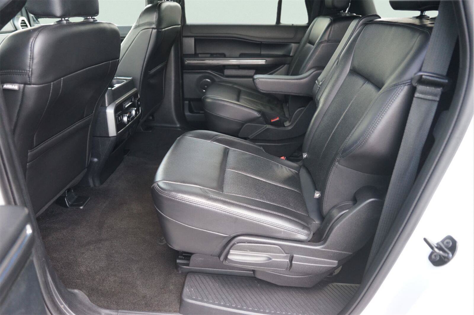 Used 2020 Ford Expedition Max XLT w/ Equipment Group 202A RWD image 13