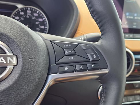 Used 2025 Nissan Sentra SV w/ SV Premium Package FWD image 24