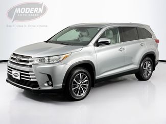 Used 2019 Toyota Highlander XLE video 1