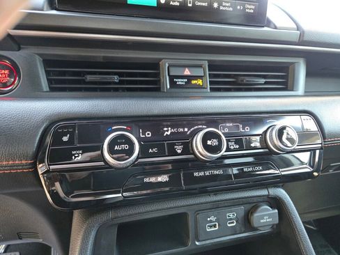 Certified 2024 Honda Pilot TrailSport image 17