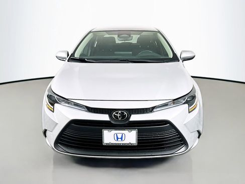 Used 2026 Toyota Corolla LE FWD image 2