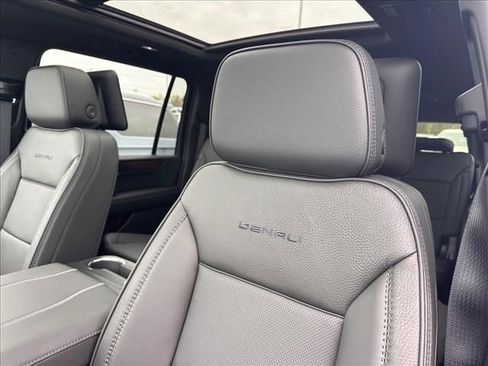 New 2026 GMC Yukon XL Denali w/ Denali Reserve Package image 29