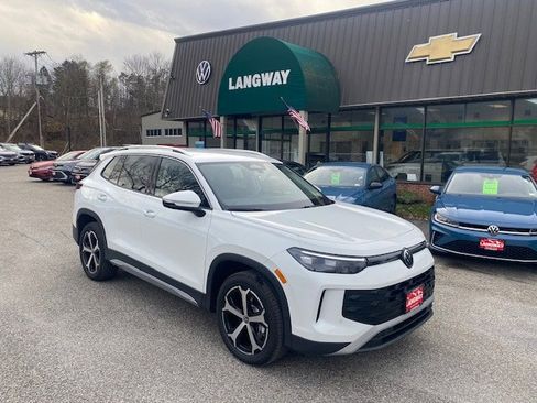 New 2026 Volkswagen Tiguan SE image 1